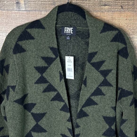 Frye The Cozy Cardigan Sweater Southwest Jacquard Cozy Luxe Yarn SZ Medium NWT - Picture 2 of 8